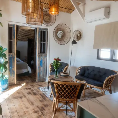 Cottage, & 54 Prouilly