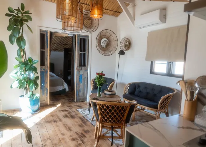 Cottage, & 54 Prouilly